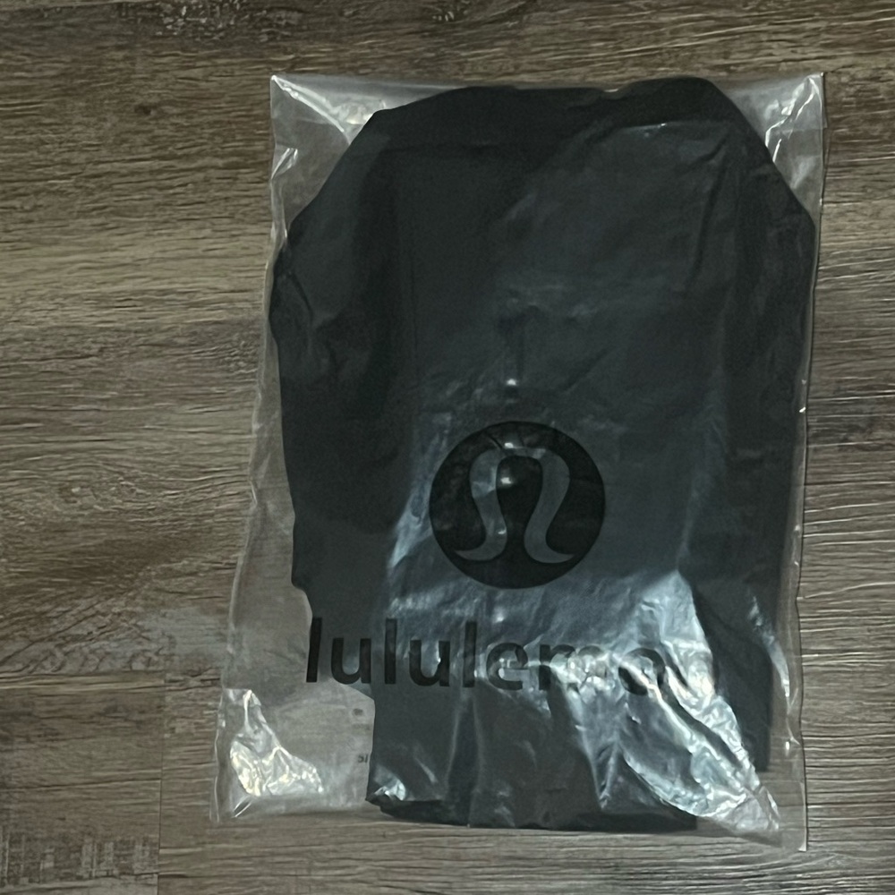 Lululemon Men’s Black Jacket
